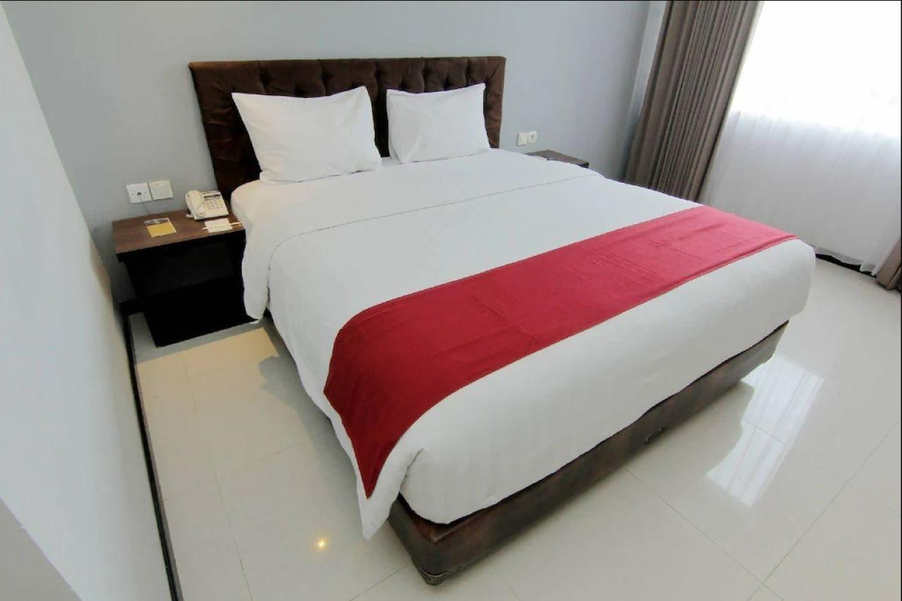 The Sun Hotel Madiun Eksteriør bilde