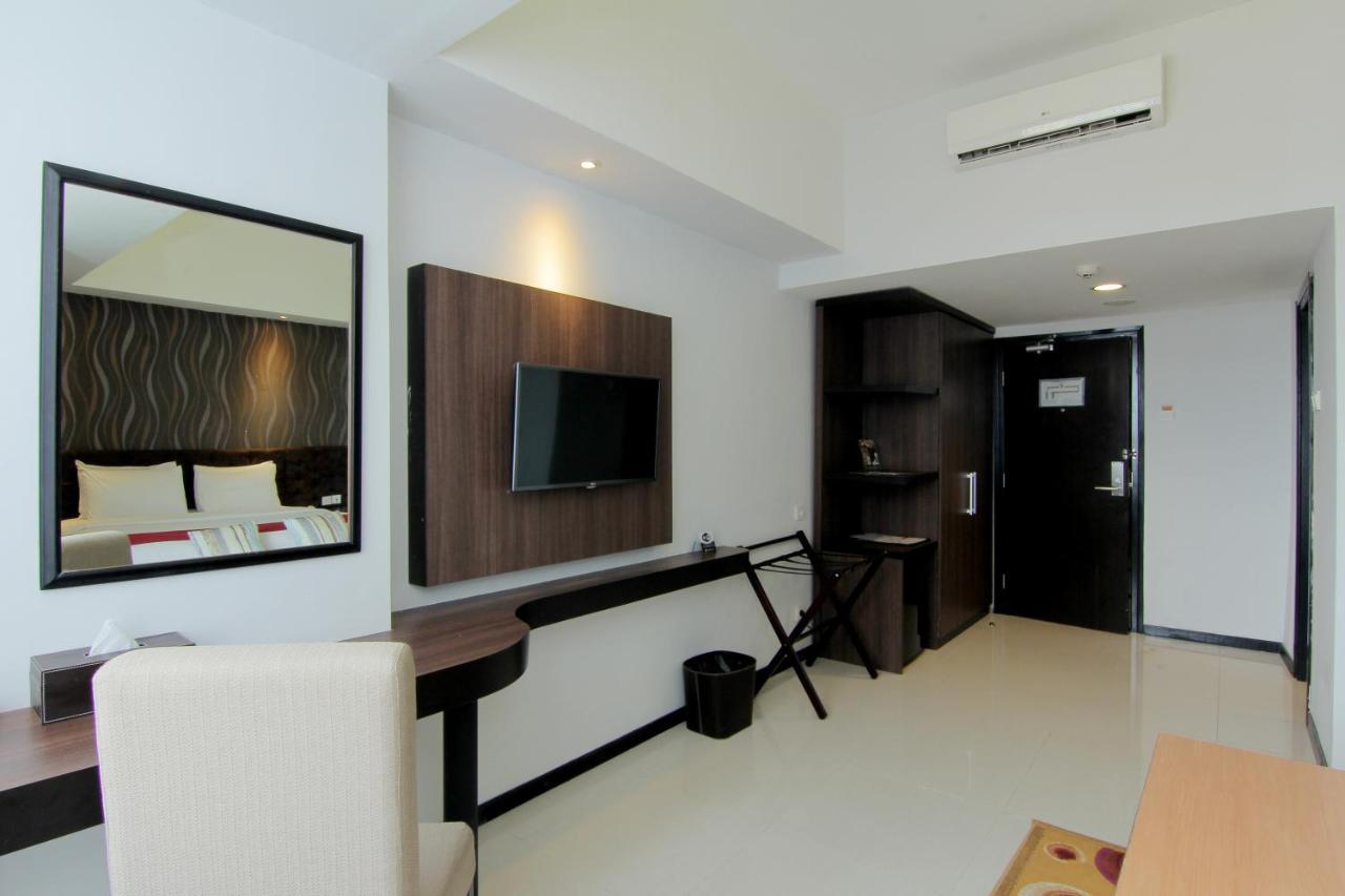 The Sun Hotel Madiun Eksteriør bilde
