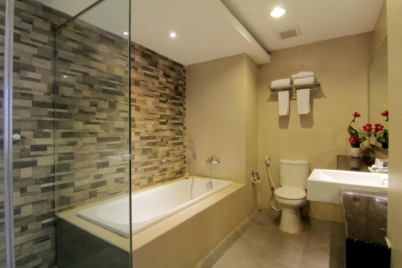 The Sun Hotel Madiun Eksteriør bilde