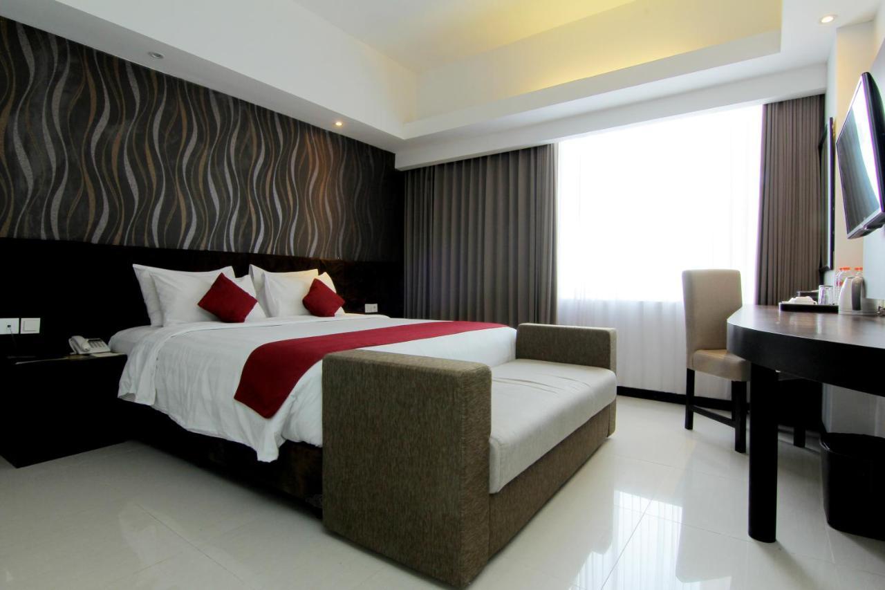 The Sun Hotel Madiun Eksteriør bilde