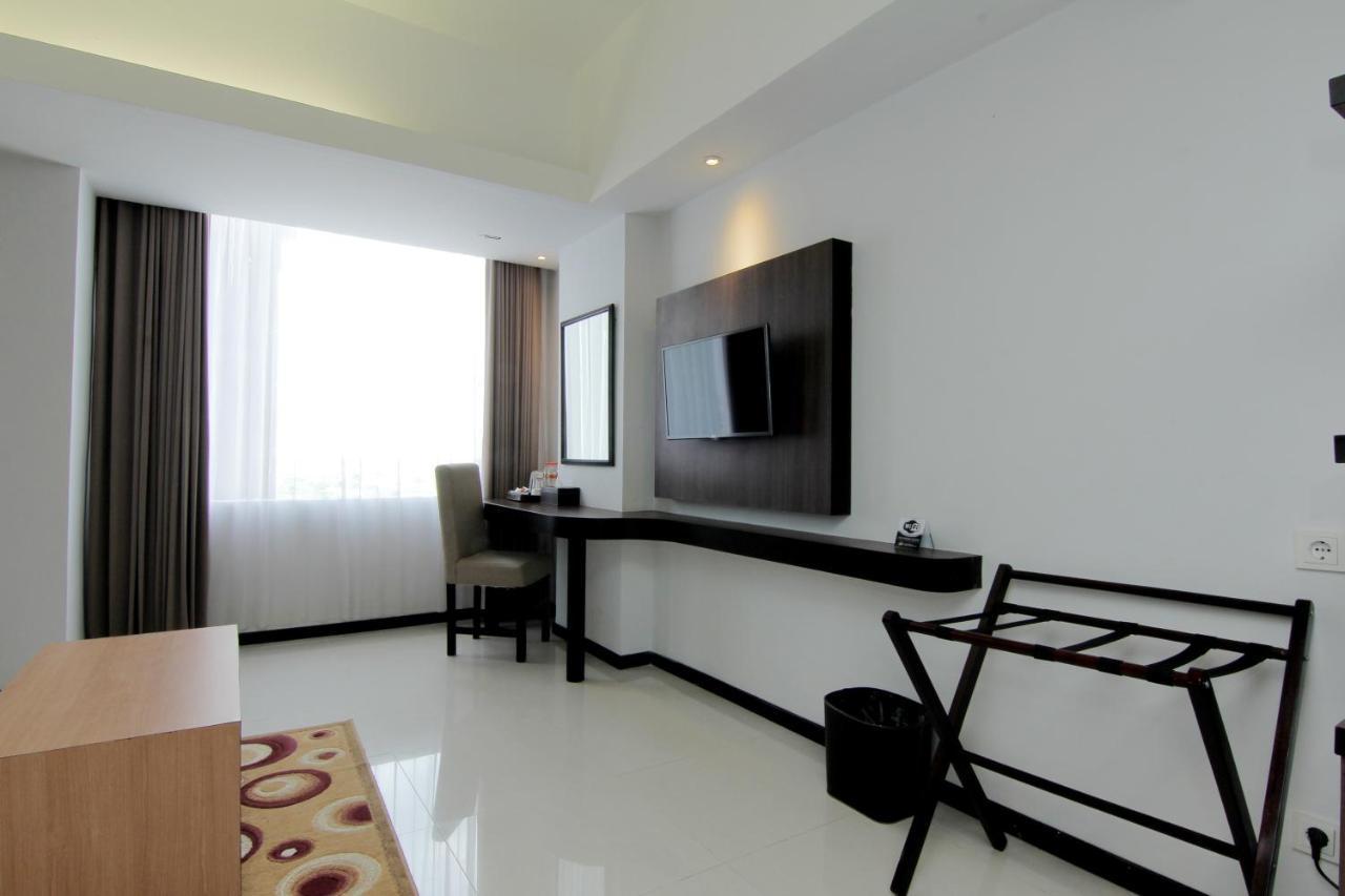 The Sun Hotel Madiun Eksteriør bilde