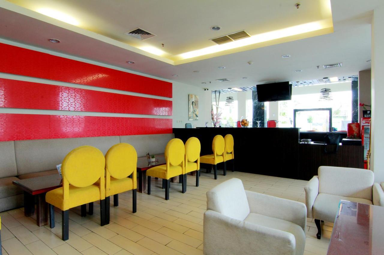 The Sun Hotel Madiun Eksteriør bilde
