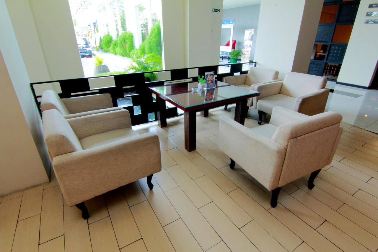The Sun Hotel Madiun Eksteriør bilde
